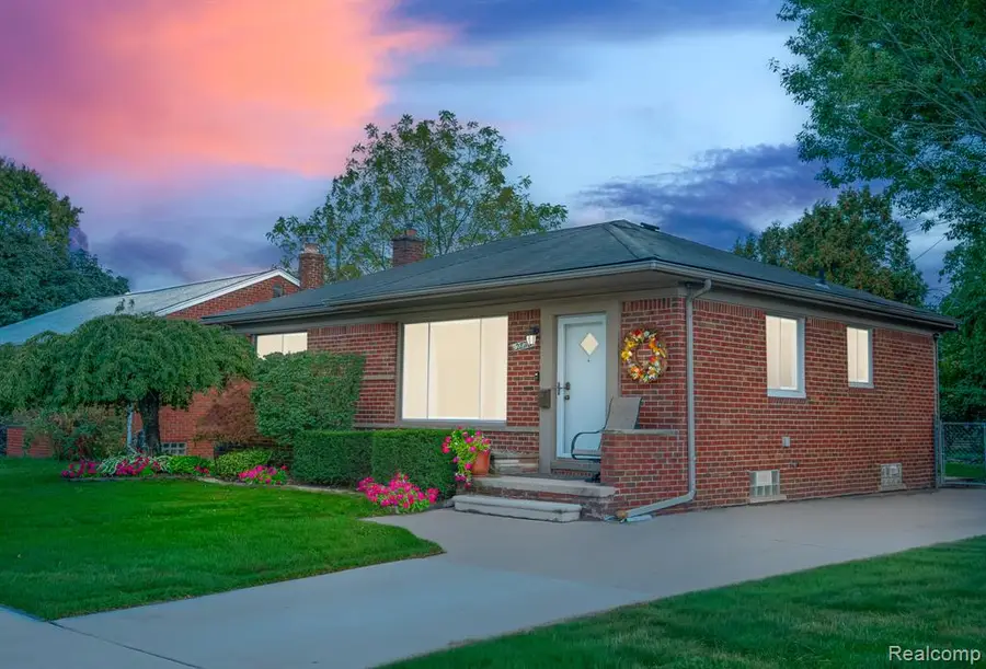 28718 Diesing, Madison Heights, MI  - Image #2