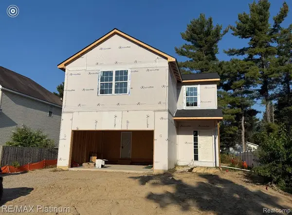 9400 Roland, Brighton, MI 48116