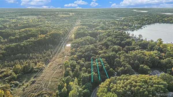 10198 Carmer, Fenton, MI 