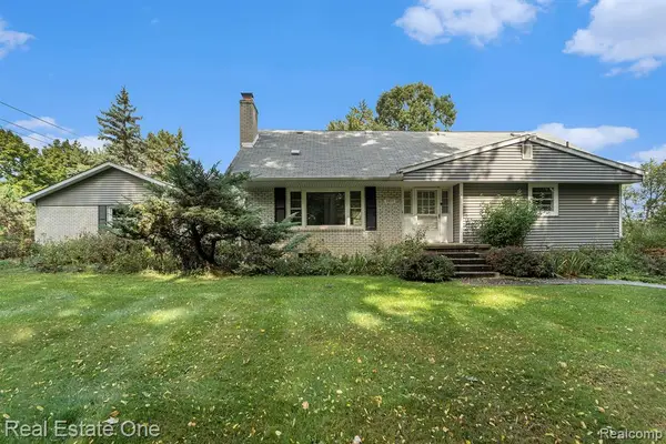 1800 Silverbell, Rochester, MI 