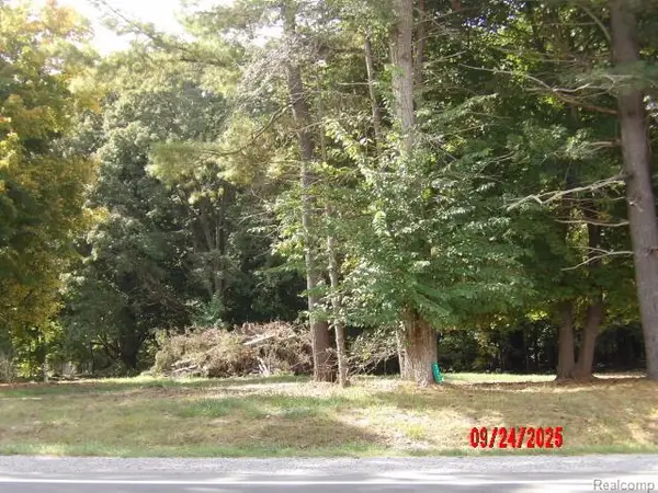 3729 N Lapeer, Lapeer, MI 48446