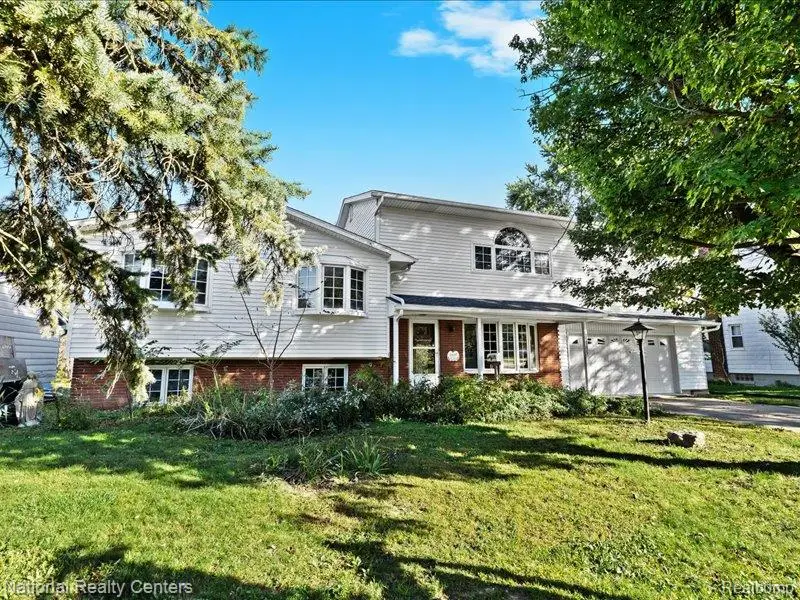 33195 Swallow, Rockwood, MI 48173 - #2