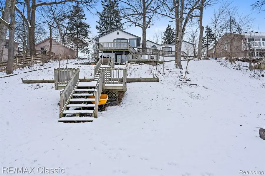 1726 W Oakley Park, Commerce Township, MI  - Image #3