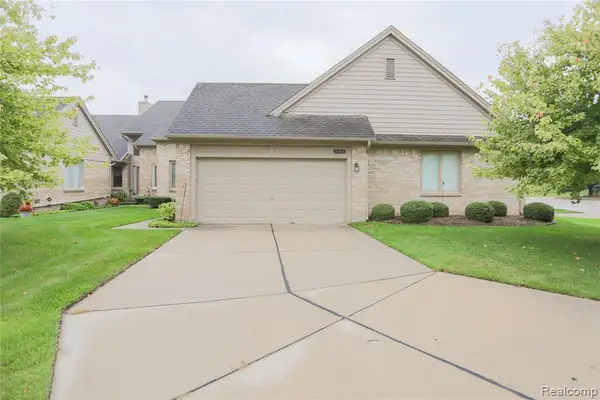 16768 Pearlcreek, Macomb, MI 48042