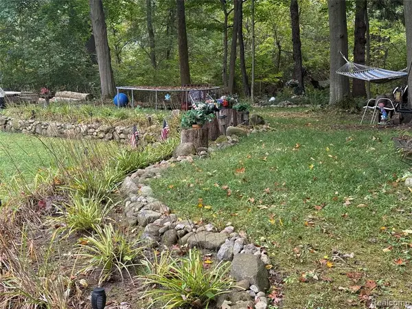 2307 Millville Rd, Lapeer, MI 