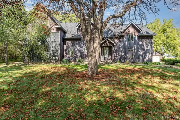 5430 Tittabawassee, Saginaw, MI 