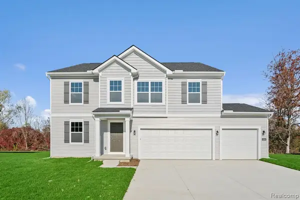 4249 Cedar Lane, Grand Blanc, MI 48439