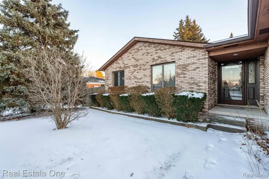 194 E Long Lake, Troy, MI  - Image #3