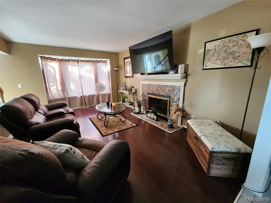3955 Trumbull, Trenton, MI 48183 - #3
