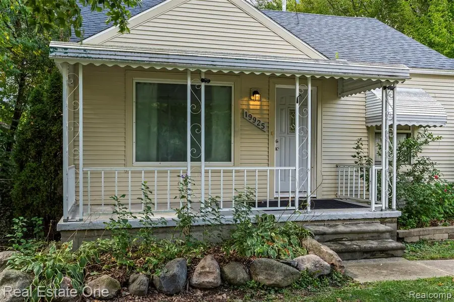 19925 Negaunee, Redford, MI  - Image #3