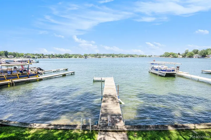 2058 S Long Lake, Fenton, MI  - #3