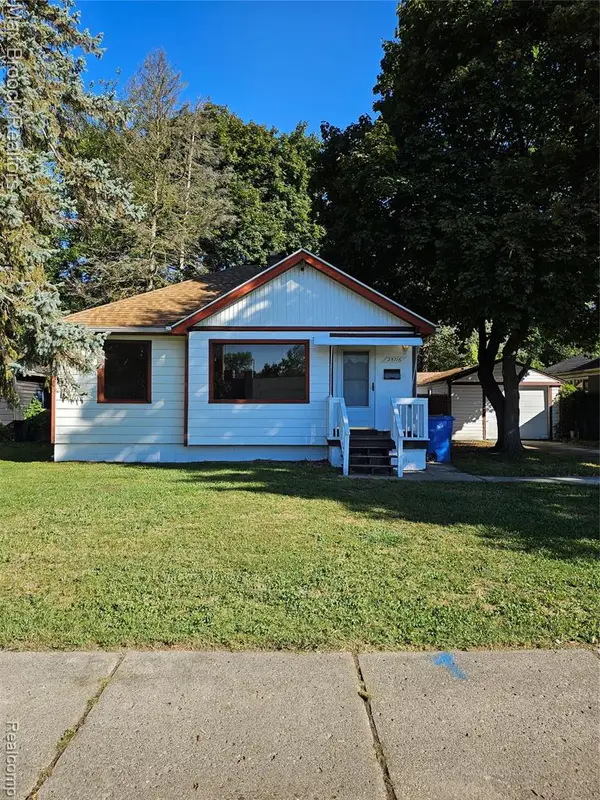 25716 Notre Dame, Dearborn Heights, MI 