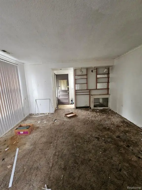 13876 Hendricks, Warren, MI  - Image #2