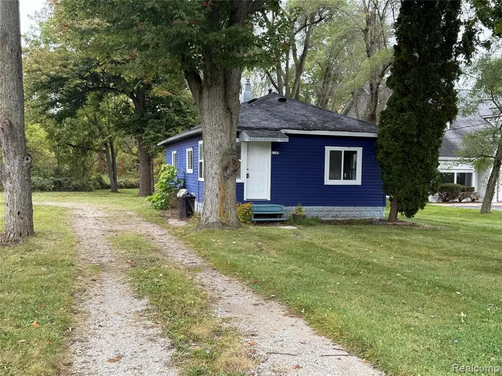 1220 S Belsay, Burton, MI 48509 - #1