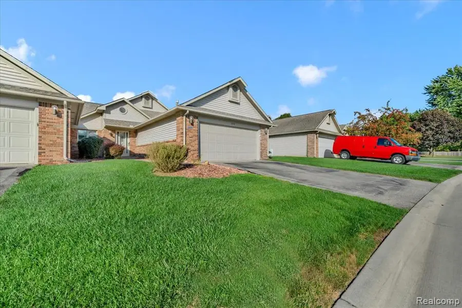 3018 Rivers Edge, Wayne, MI  - Image #3