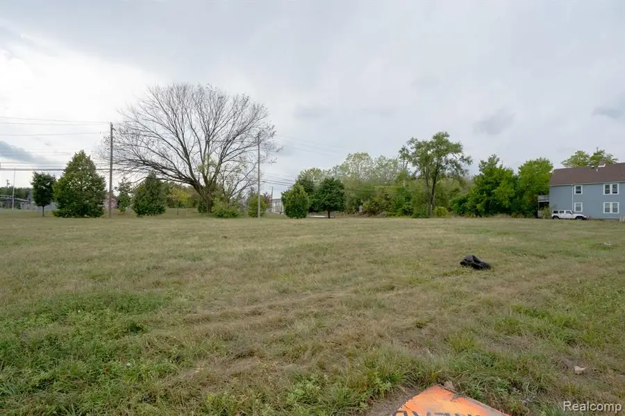 9833 Russell, Detroit, MI 48211 - #3