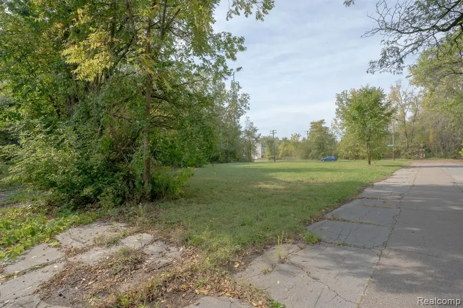2657 W Forest, Detroit, MI 48208 - #2