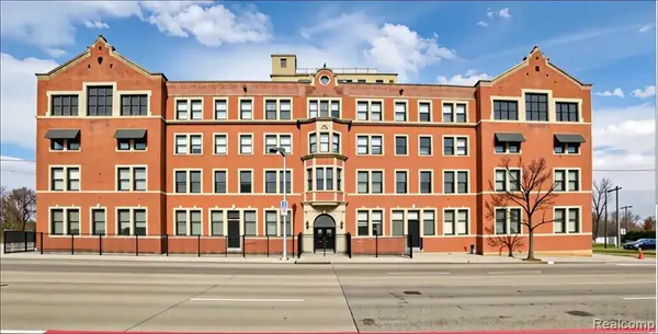 6533 E Jefferson #212W, Detroit, MI 