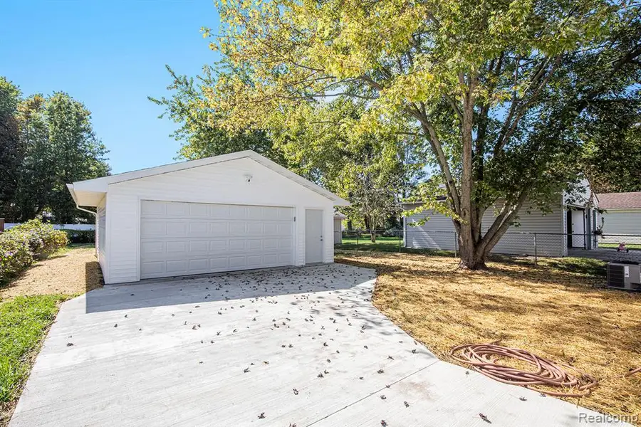 38088 Main, New Baltimore, MI 48047 - Image #2