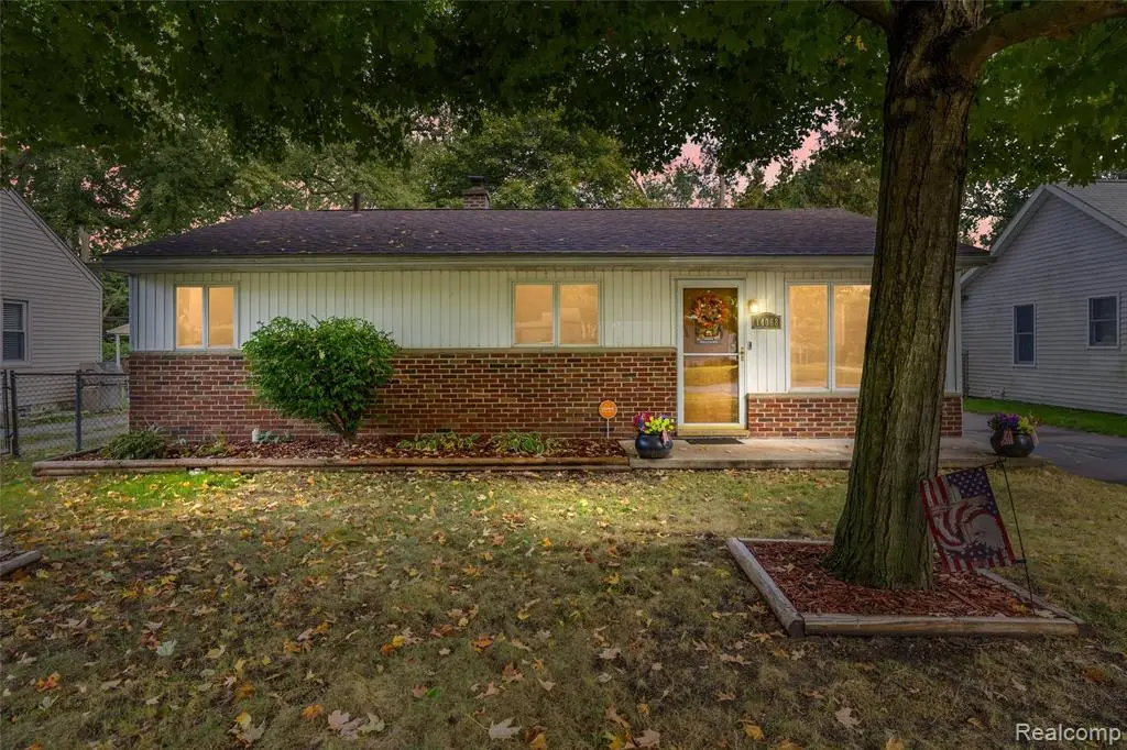 14068 Mercedes, Redford, MI  - #1