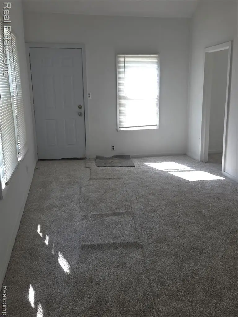 8087 Continental, Warren, MI 48089 - #2