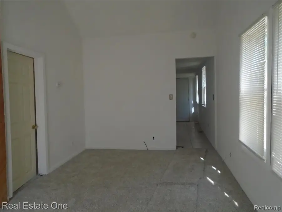 8087 Continental, Warren, MI 48089 - #3