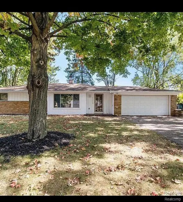 24220 Sunnypoint, Southfield, MI 