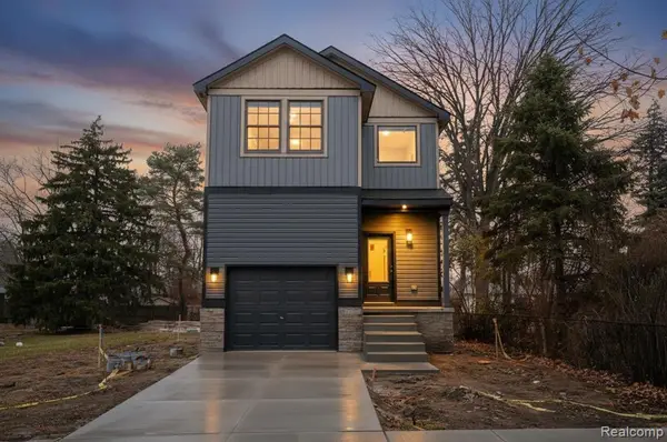 8475 Stout, Warren, MI 48093