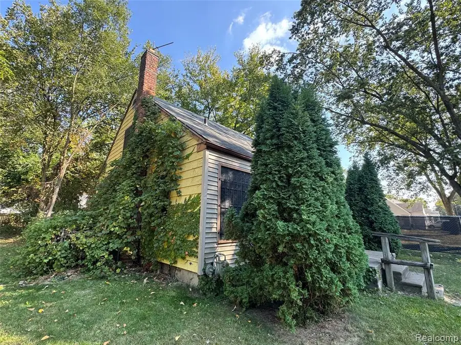 19766 Stahelin Stahelin, Detroit, MI 48219 - #3