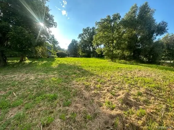 4886 Harding, Clarkston, MI 