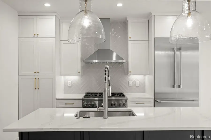 156 N Center Unit 303, Northville, MI 48167 - Image #2