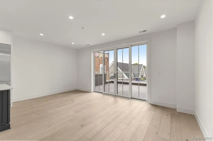 156 N Center Unit 303, Northville, MI 48167 - Image #3