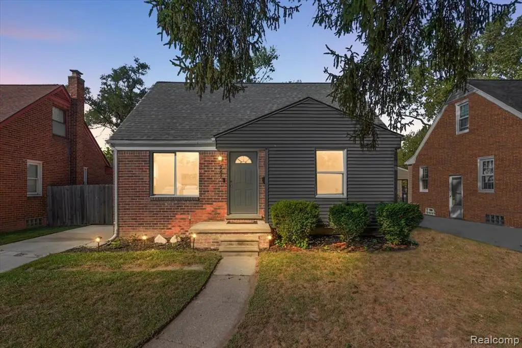 2907 N Altadena, Royal Oak, MI  - #1