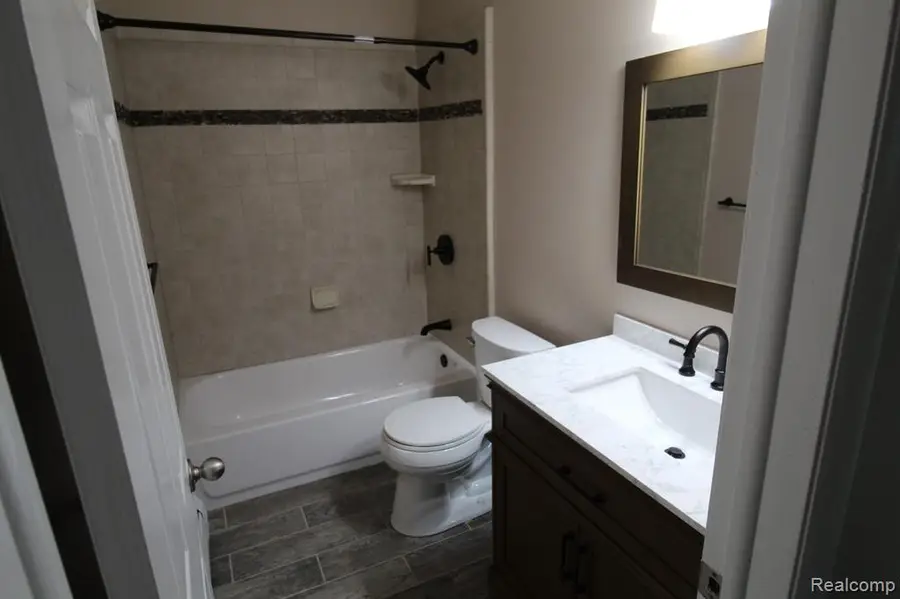 417 Parkdale #13, Rochester, MI  - Image #2