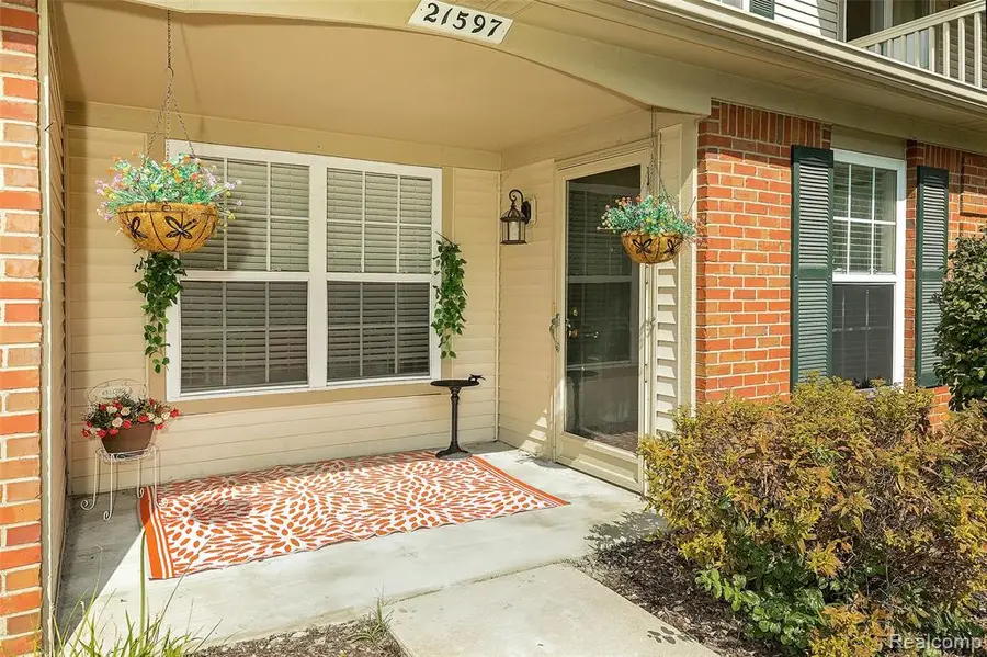 21597 Majestic, Brownstown, MI  - Image #2