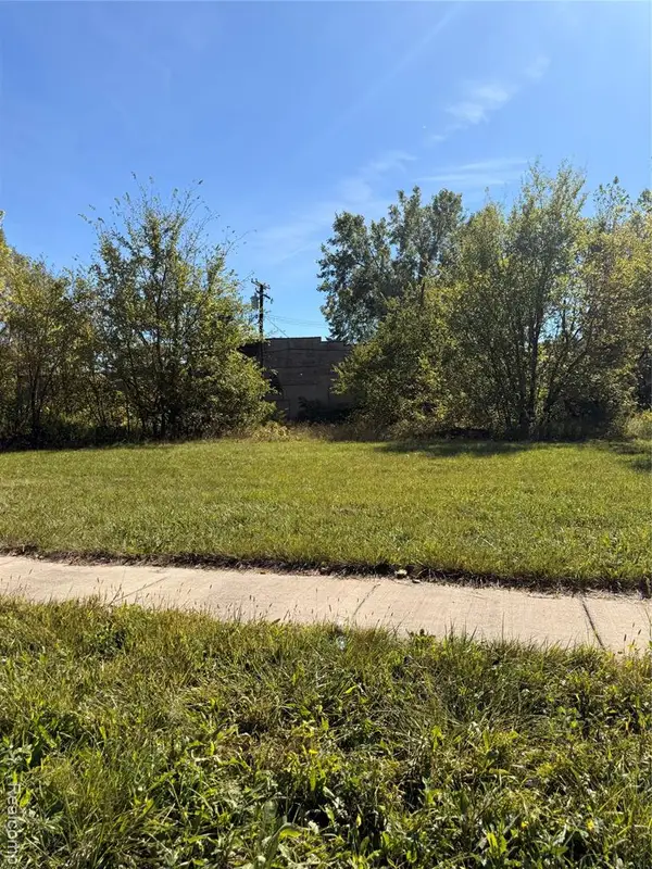 3132 Medbury, Detroit, MI 48211