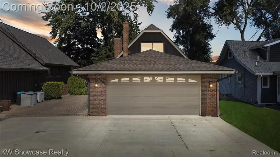 688 Wolverine, Walled Lake, MI  - Image #3