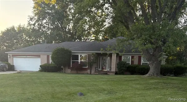 1329 Arrowwood, Grand Blanc, MI 