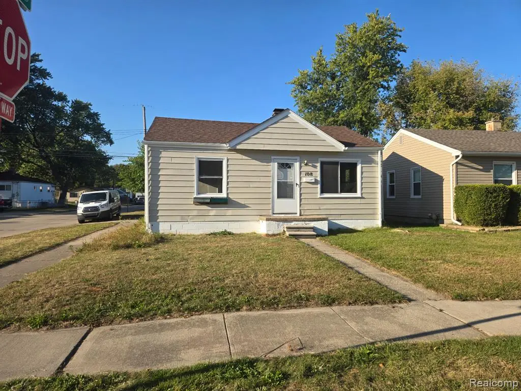 108 W Kalama, Madison Heights, MI  - Image #1