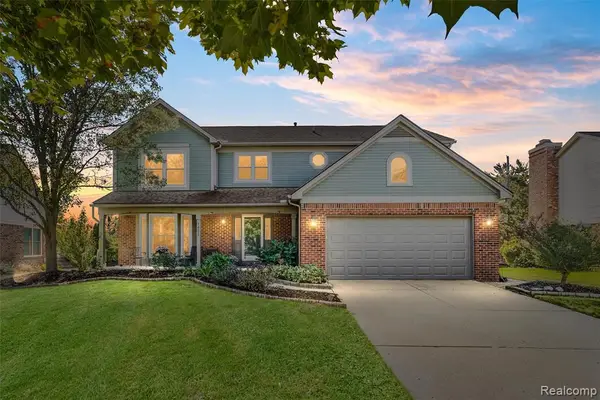 1022 Pointe Place, Rochester, MI 