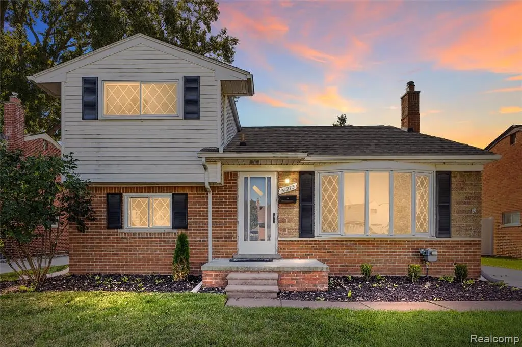 31273 Mackenzie, Westland, MI  - #1