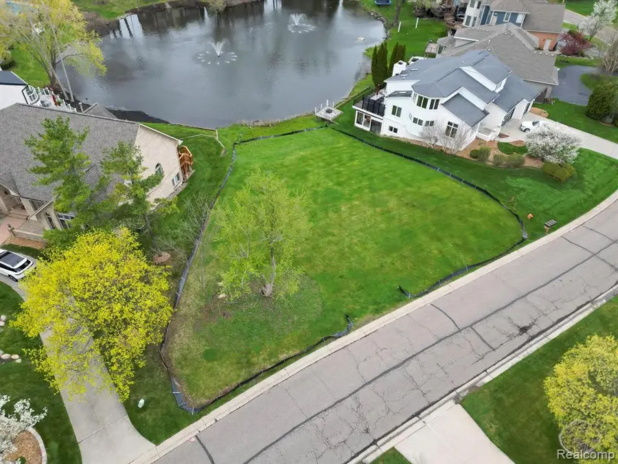 1062 Forest Bay, Waterford, MI 48328 - #2