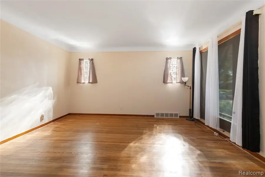 19242 Eastborne, Harper Woods, MI  - Image #3