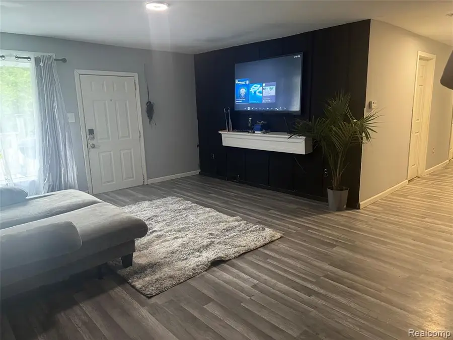 15571 Fenton, Redford, MI 48239 - #2