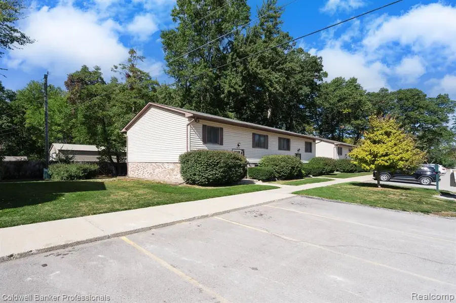 38122 Hixford, Westland, MI  - Image #2