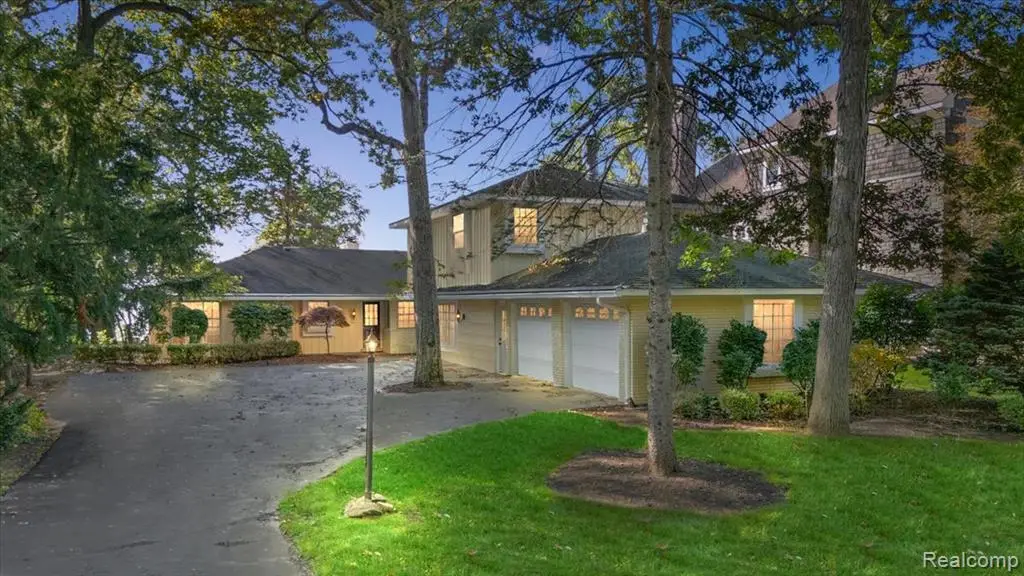 2236 Locklin Lane, West Bloomfield, MI  - Image #1