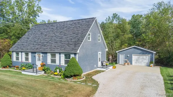 1731 Fisk, Howell, MI 