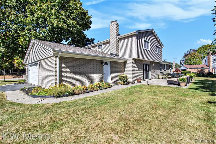 5897 Sutters, Bloomfield Hills, MI  - Image #2