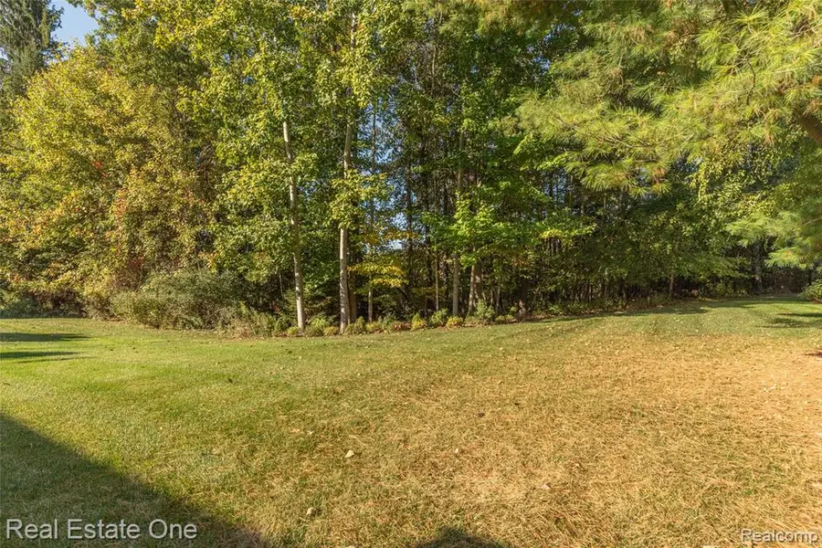 9970 Whispering Woods, Pinckney, MI  - Image #2