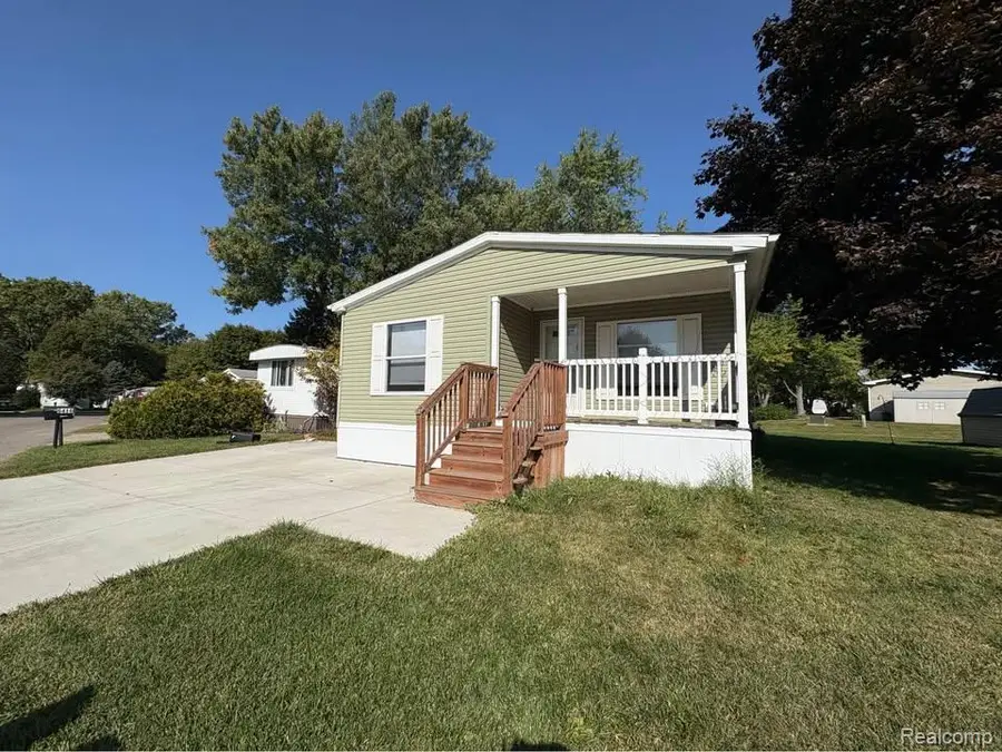 6421 Breezeway Drive, Brighton, MI 48114 - Image #3